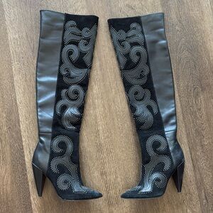 BCBG boots